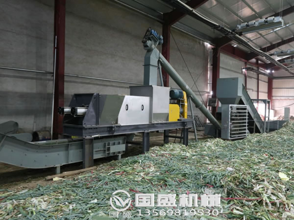 廚余垃圾壓榨現場圖